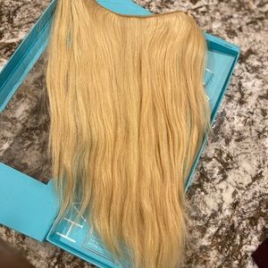 Halo 16 inch hair extensions wore 2 times